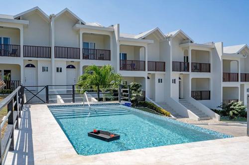 Hospitality Expert CB All Pool Beach