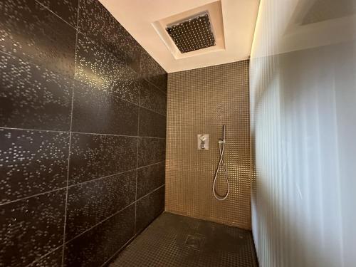 Et badeværelse på Maison Architecte ancienne torrefaction de cafe