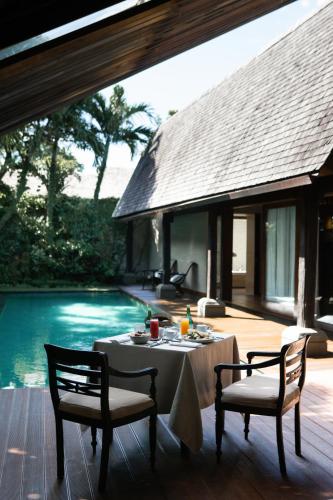 Kolam renang di atau dekat dengan Ametis Villa Bali