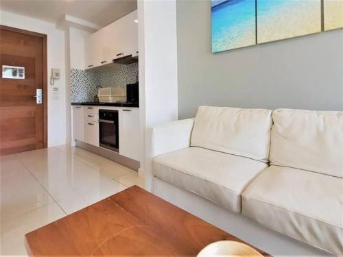 Dapur atau dapur kecil di Charmant studio en résidence avec piscine