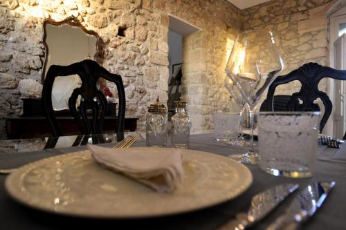 Restorāns vai citas vietas, kur ieturēt maltīti, naktsmītnē Scilla Maris Charming Suites