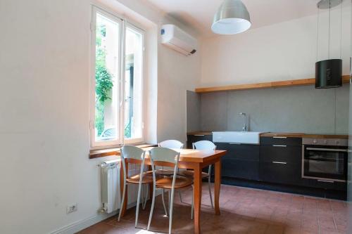 Romana 4 Bedrooms with Garden