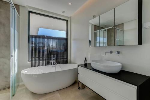 Villa 2 Rua das Palmas - Luxurious, Stylish & Modern