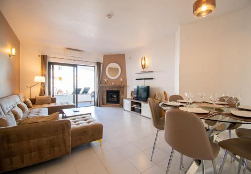 102 Hibiscus Monte Dourado - Deluxe Apartment with Private Deck