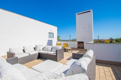 Casa Madeira - Spacious 4-Bedroom Villa with Private Pool