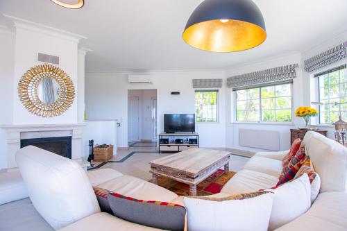 42 Presa do Moura - Elegant 2-Bedroom Townhouse