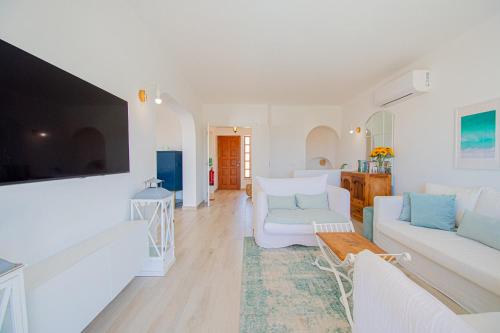 Casa Mel - Stylish 3-Bed Townhouse with Pool