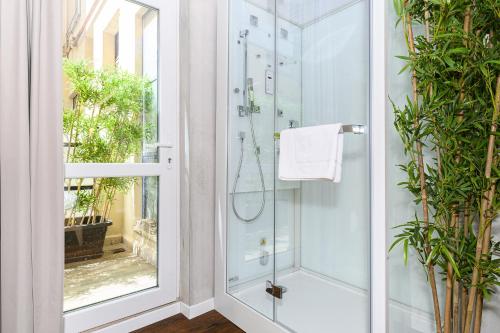 New Modern in Trastevere with Garden
