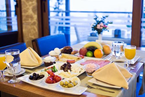 Mad på hotellet eller i nærheden