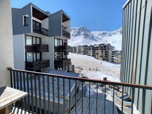 Studio mezzanine près des pistes, balcon, animaux admis
