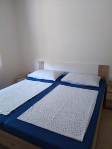 Apartments Tomy