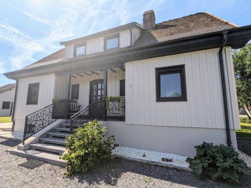 Gîte spacieux, confort moderne, jardin paisible - FR-1-589-695