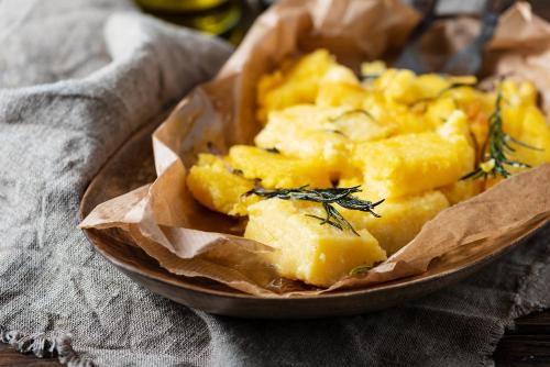 ホテルの敷地内または近くでの食事または食べ物