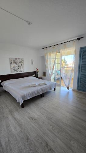 Sea view Penthouse 10 min walking Albufeira old town and Beach Pescadores