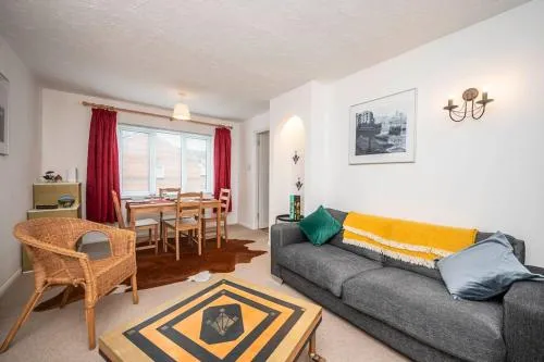 Cosy 2 bedroom flat close to Tower Bridge with free parking photo 1