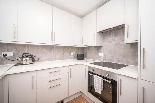 Cosy 2 bedroom flat close to Tower Bridge with free parking photo 11