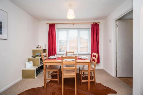 Cosy 2 bedroom flat close to Tower Bridge with free parking photo 15