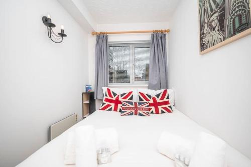 Cosy 2 bedroom flat close to Tower Bridge with free parking photo 17