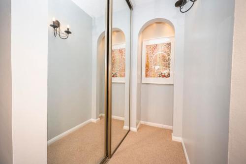 Cosy 2 bedroom flat close to Tower Bridge with free parking photo 21