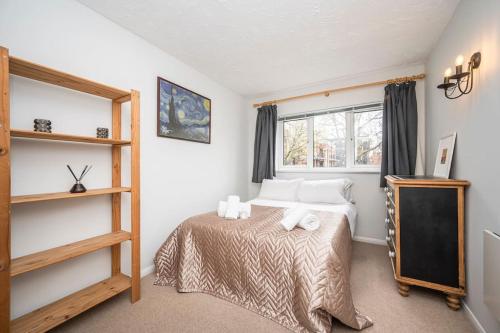Cosy 2 bedroom flat close to Tower Bridge with free parking photo 3