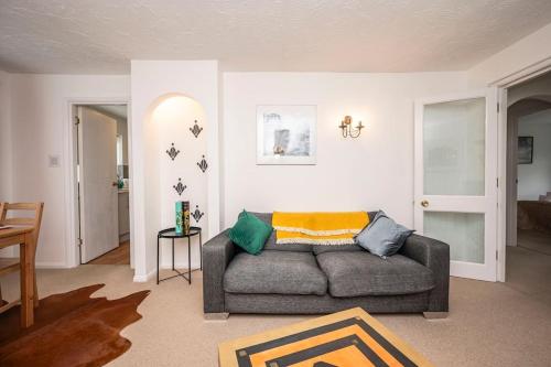 Cosy 2 bedroom flat close to Tower Bridge with free parking photo 22