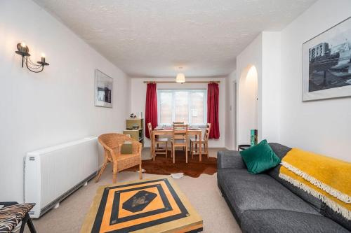 Cosy 2 bedroom flat close to Tower Bridge with free parking photo 5