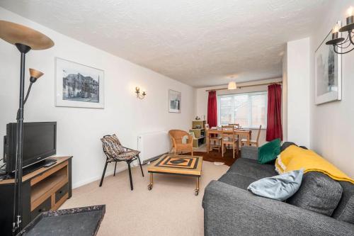 Cosy 2 bedroom flat close to Tower Bridge with free parking photo 6