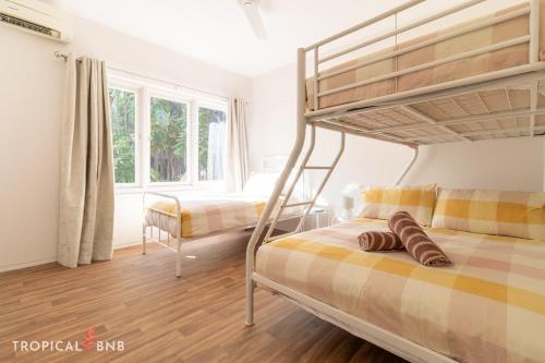 Gambar di galeri bagi The Barra Retro 3 Bed Unit Walk To Foreshore di Nightcliff