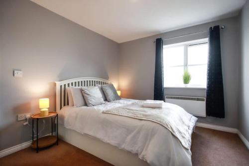 Snowberry Close - Contractors Long Stay by ShortStayUK photo 10