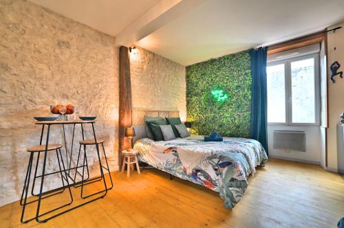 Jungle Rochelaise - Coeur de ville, Entièrement Rénovée, Tv 4K, Fibre, Quartier Porte Royale