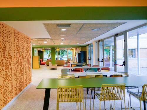 Restaurace v ubytování Residencia Universitaria Resa Los Abedules