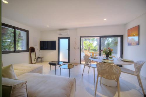 Beau 2 chambres TERRASSE, JARDIN, Picaud- Proche Plages MIDI A2B241