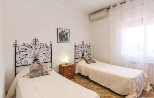 Postel nebo postele na pokoji v ubytování Catalunya Casas Superb Traditional Elegance walking distance to beach
