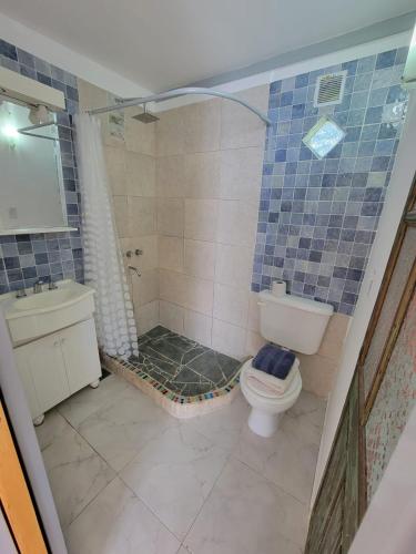 Bilik mandi di El Encanto IX