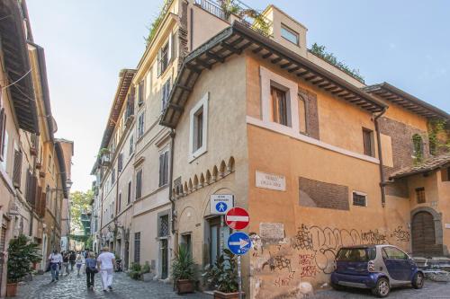 Happy Trastevere in Rome