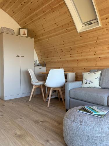 Posezení v ubytování Worm Dale- Bugthorpe Grange Glamping
