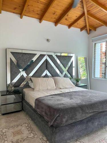 Party house, rooftop terrace with Jacuzzi poblado, Movie Theater