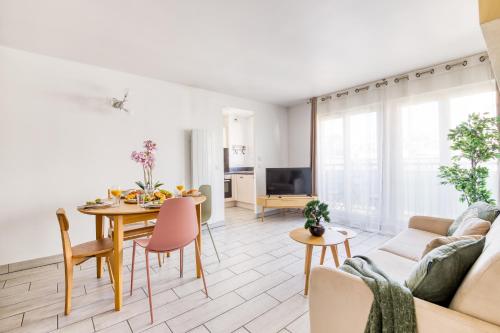 Μια τηλεόραση ή/και κέντρο ψυχαγωγίας στο Au Cœur de Disneyland, Gare & Shopping à 2 pas