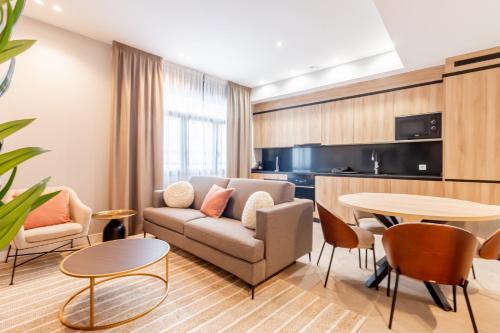 Home Art Apartments Bernabéu