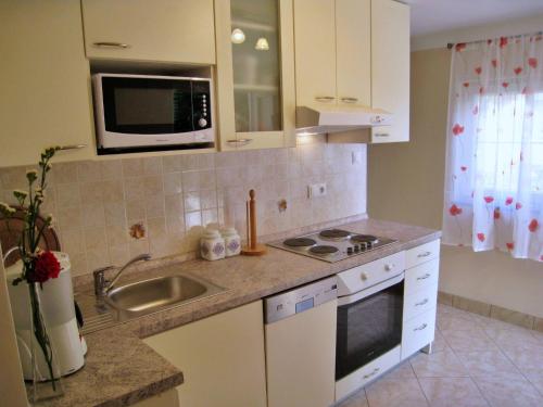 Gallery image of Apartments Vila Nidisa in Čižići