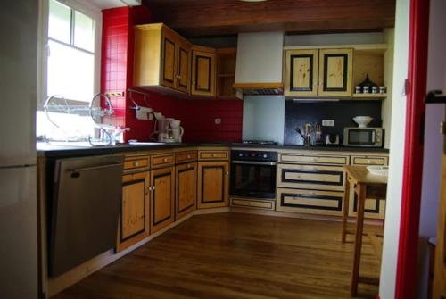 Η κουζίνα ή μικρή κουζίνα στο Maison Ansabère