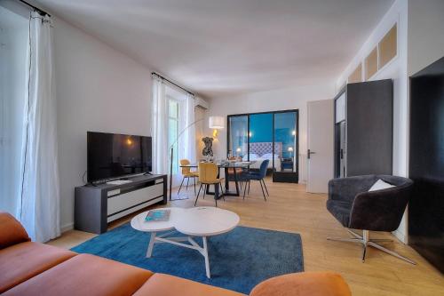 Superbe 2 chambres BALCON, COEUR DE CANNES- CENTRE VILLE A2B233