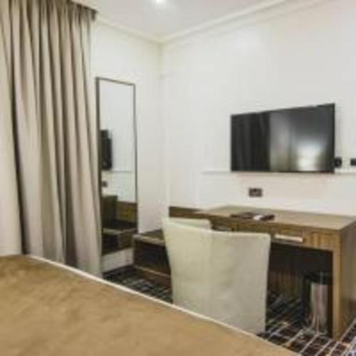 Μια τηλεόραση ή/και κέντρο ψυχαγωγίας στο Misan Hotel Lekki Phase 1