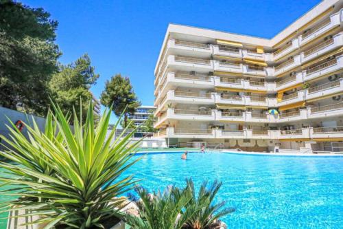 Salou (3pax) Charm Cozy Lovely AC WiFi