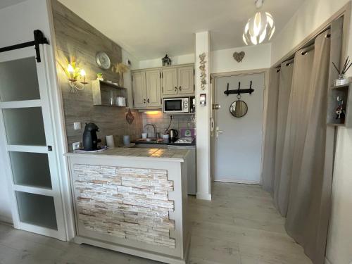 studio cosy avec parking 100m plage