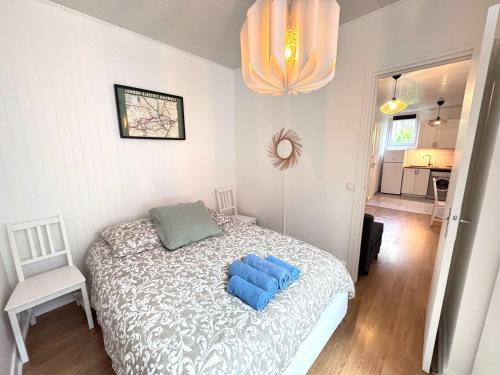 One Bedroom Apt - Subway 5 min -Quiet Neighborhood