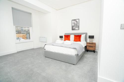 Katil atau katil-katil dalam bilik di Characterful 1 Bedroom Apartment in Cheltenham Centre