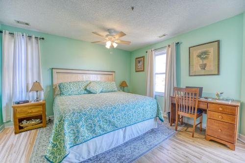 Ένα ή περισσότερα κρεβάτια σε δωμάτιο στο Oceanfront Resort with Pools - Villa Capriani 118 B