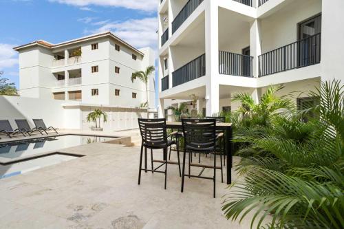Balkón nebo terasa v ubytování Bonaire Beach Apartment 15 with communal pool and dive facilities