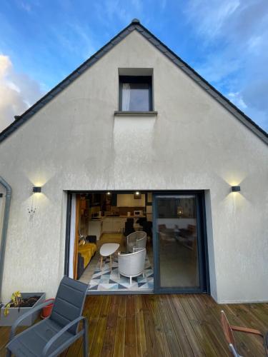 Αίθριο ή υπαίθριος χώρος στο Plein centre Auray - Spacieux duplex T2 avec grande terrasse ensoleillée